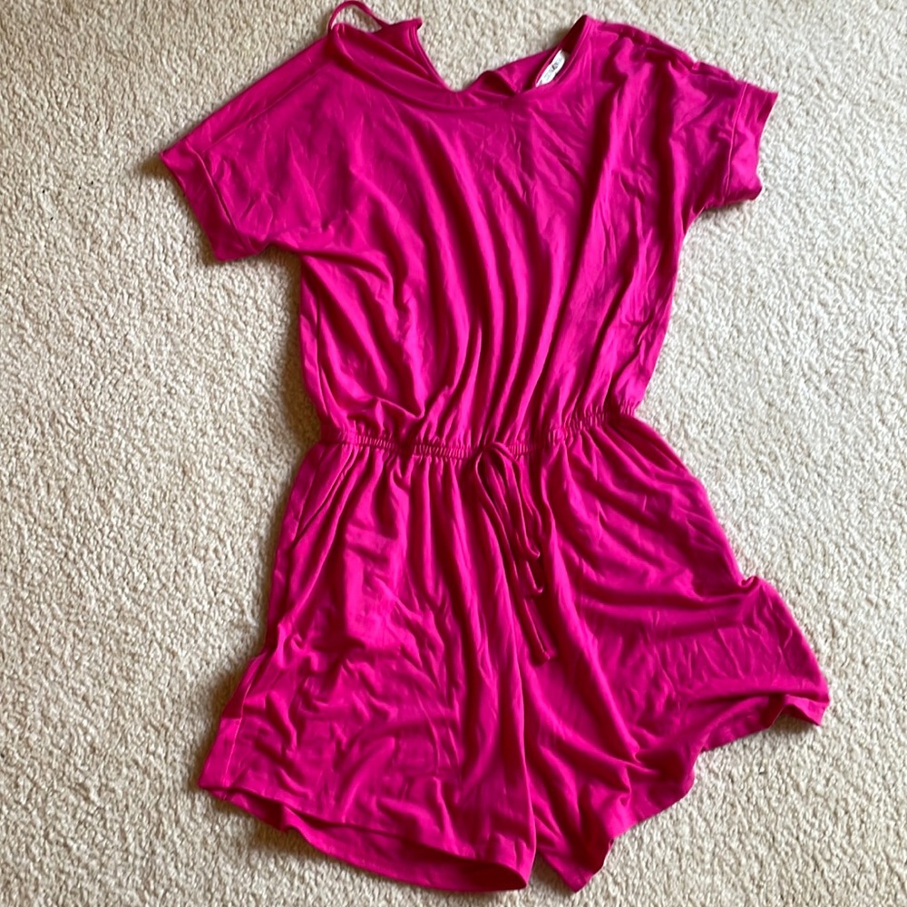 Zenana bright pink shorts/short sleeve romper size large NWOT